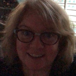Meet your Posher, Elisa